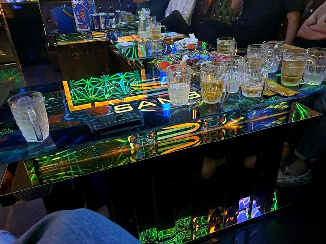 [KTV 奢華包廂示意圖]